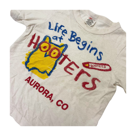 LIFE BEGINS AT HOOTERS AURORA CO VINTAGE T-SHIRT YOUTH SIZE XS 2-4