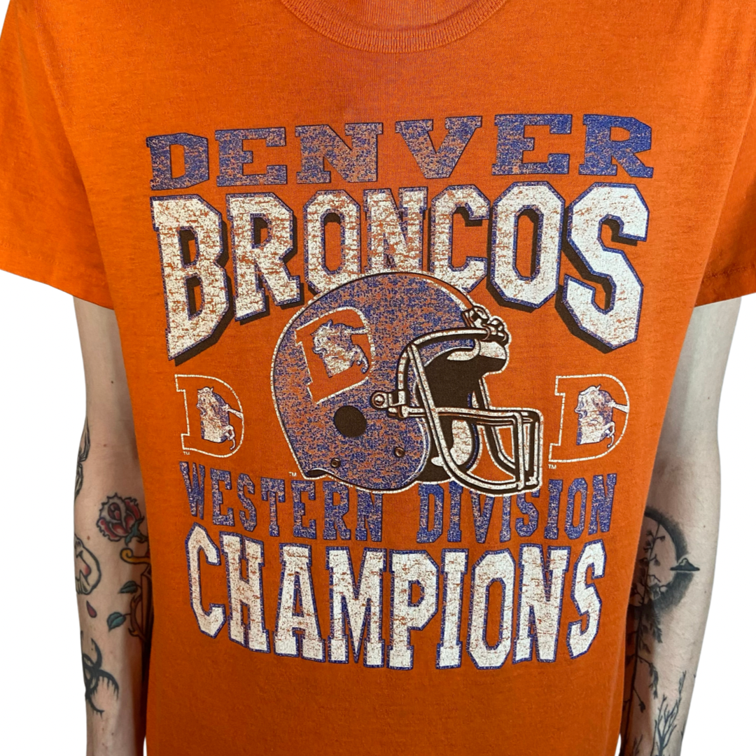 DENVER BRONCOS WESTERN DIVISION CHAMPIONS VINTAGE SINGLE STITCH SIZE LARGE T-SHIRT