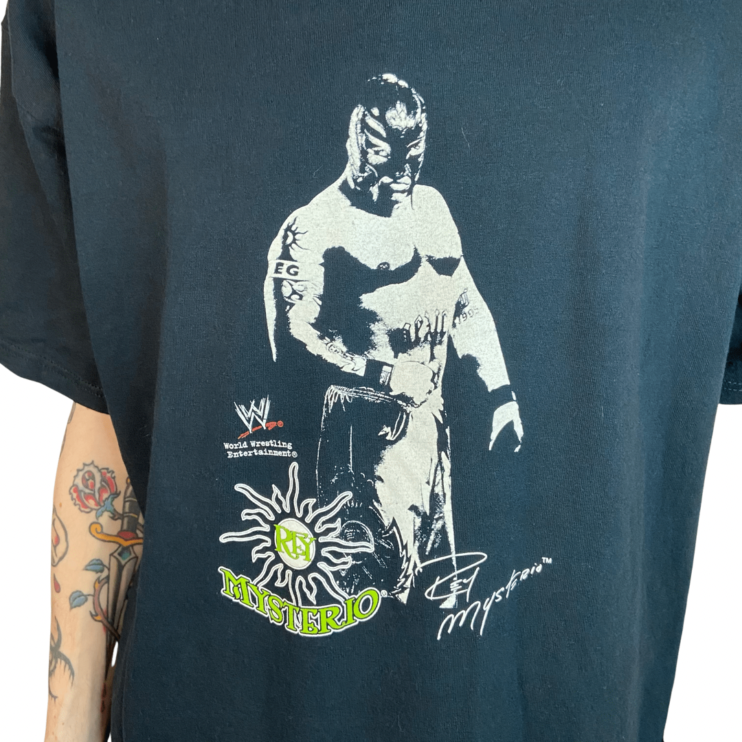 REY MYSTERIO WWE DEADSTOCK NWT STEVE & BARRY'S SIZE LARGE T-SHIRT