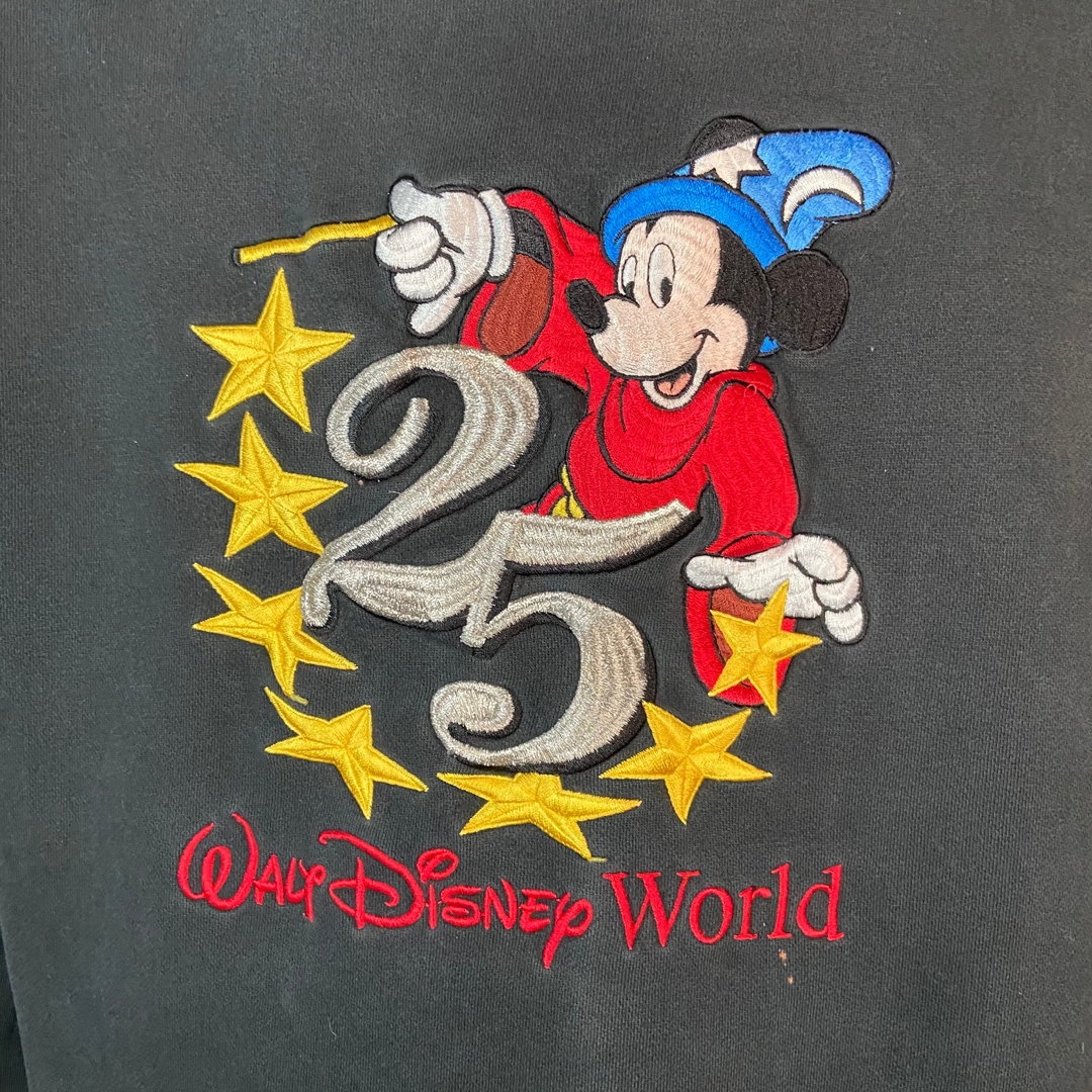 1996 WALT DISNEY WORLD 25TH ANNIVERSARY EMBROIDERED SIZE MEDIUM CREWNECK SWEATSHIRT