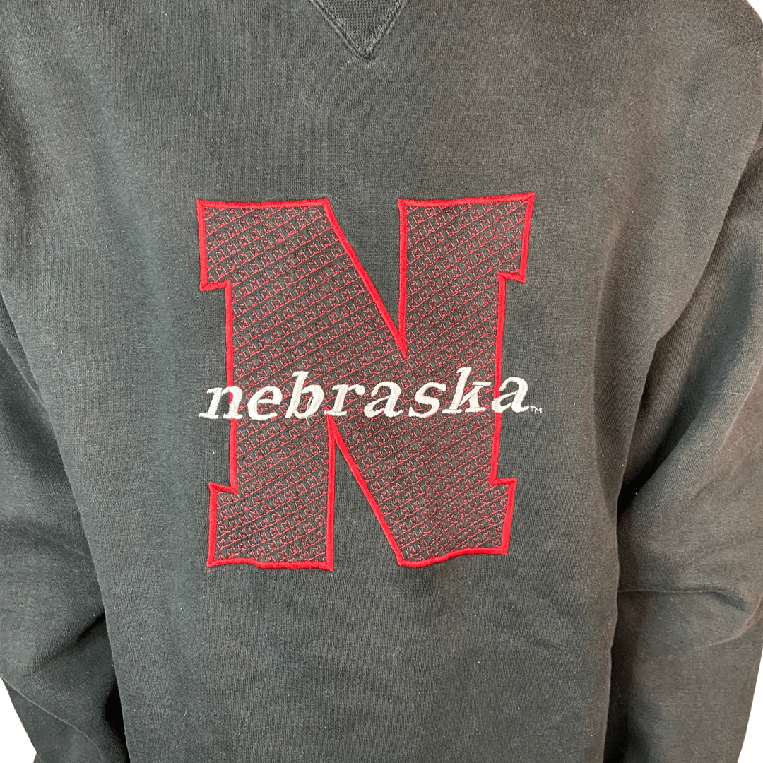 NEBRASKA EMBROIDERED VINTAGE CREWNECK PULLOVER SIZE LARGE SWEATSHIRT